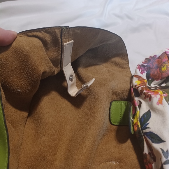 4/$80 Large Green Tote Bag With Removable Floral Insert - Picture 7 of 11